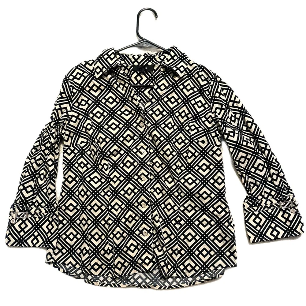 Petite size 10 Alfani blouse/black and cream geometric pattern